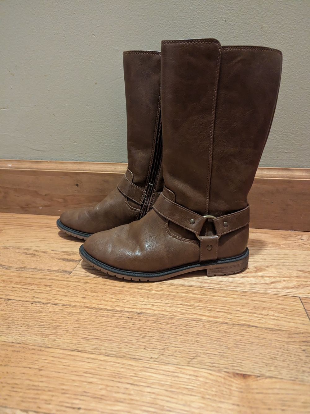 Girl’s Tall Riding Boots in Brown - Classic Casual Style